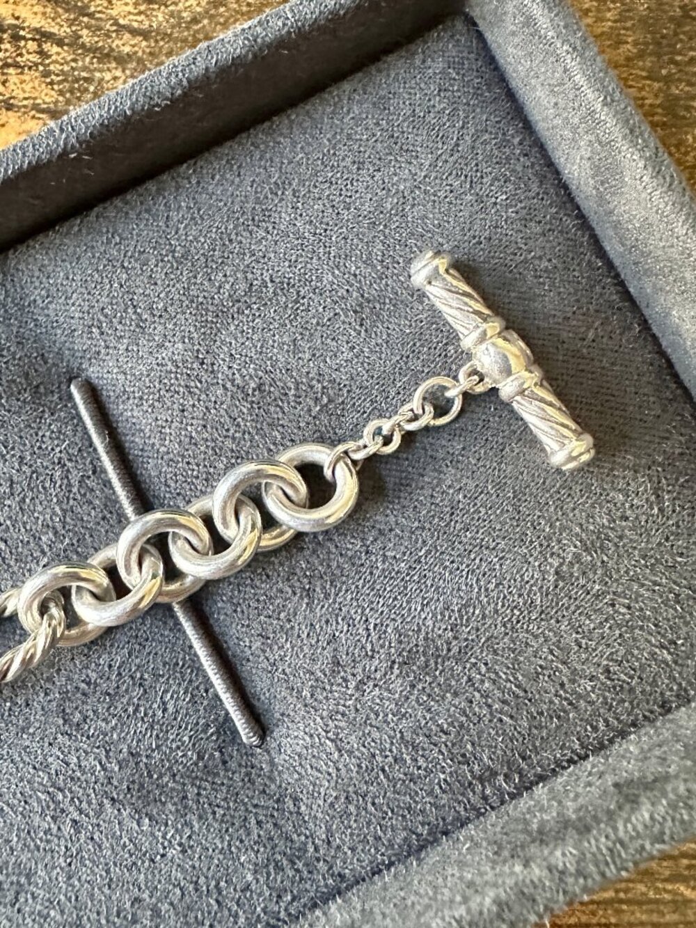 David Yurman Figaro Bracelet w/ Bow in Sterling Silver & 18K Yellow Gold - Med - Picture 5 of 13